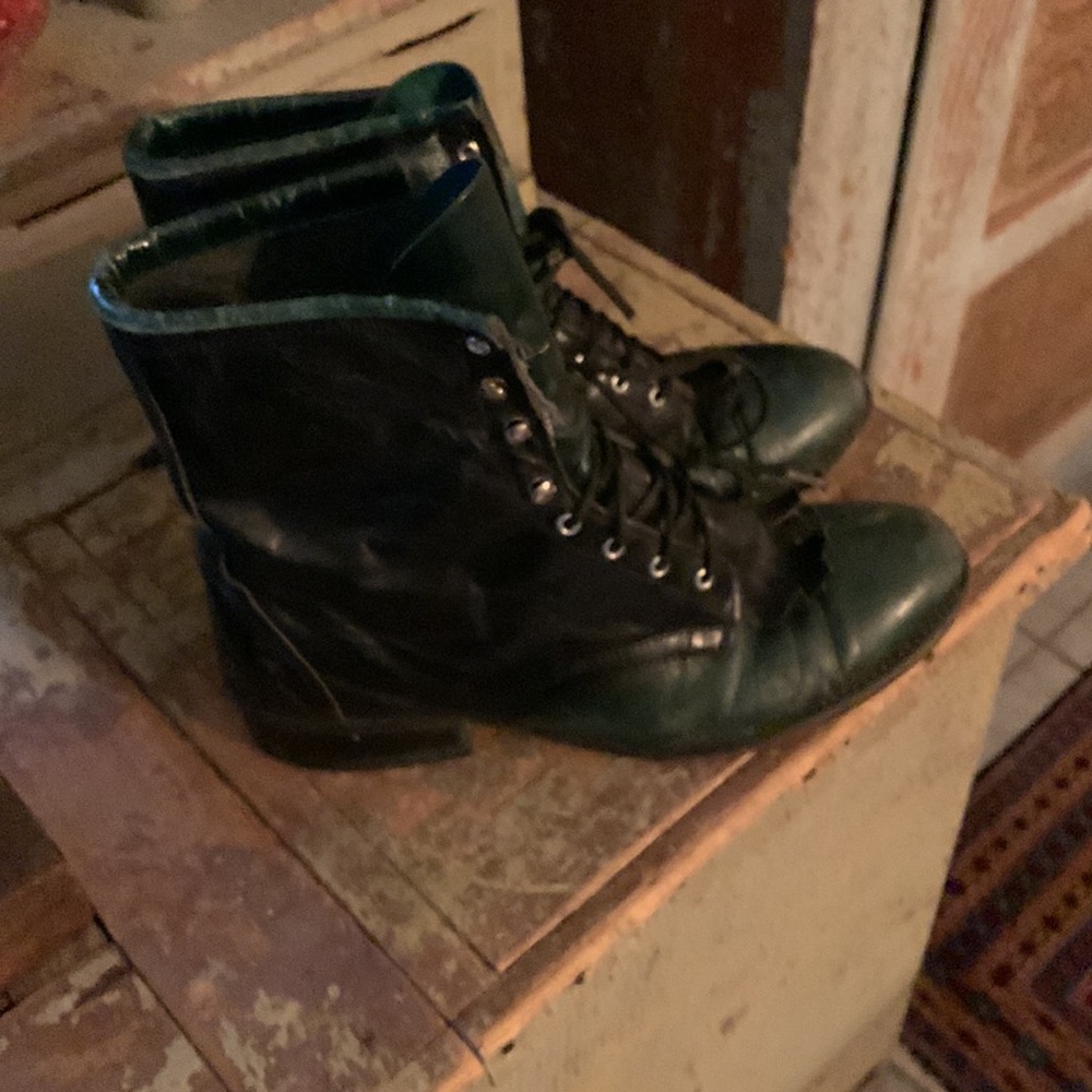 Boots - Picture 2 of 5